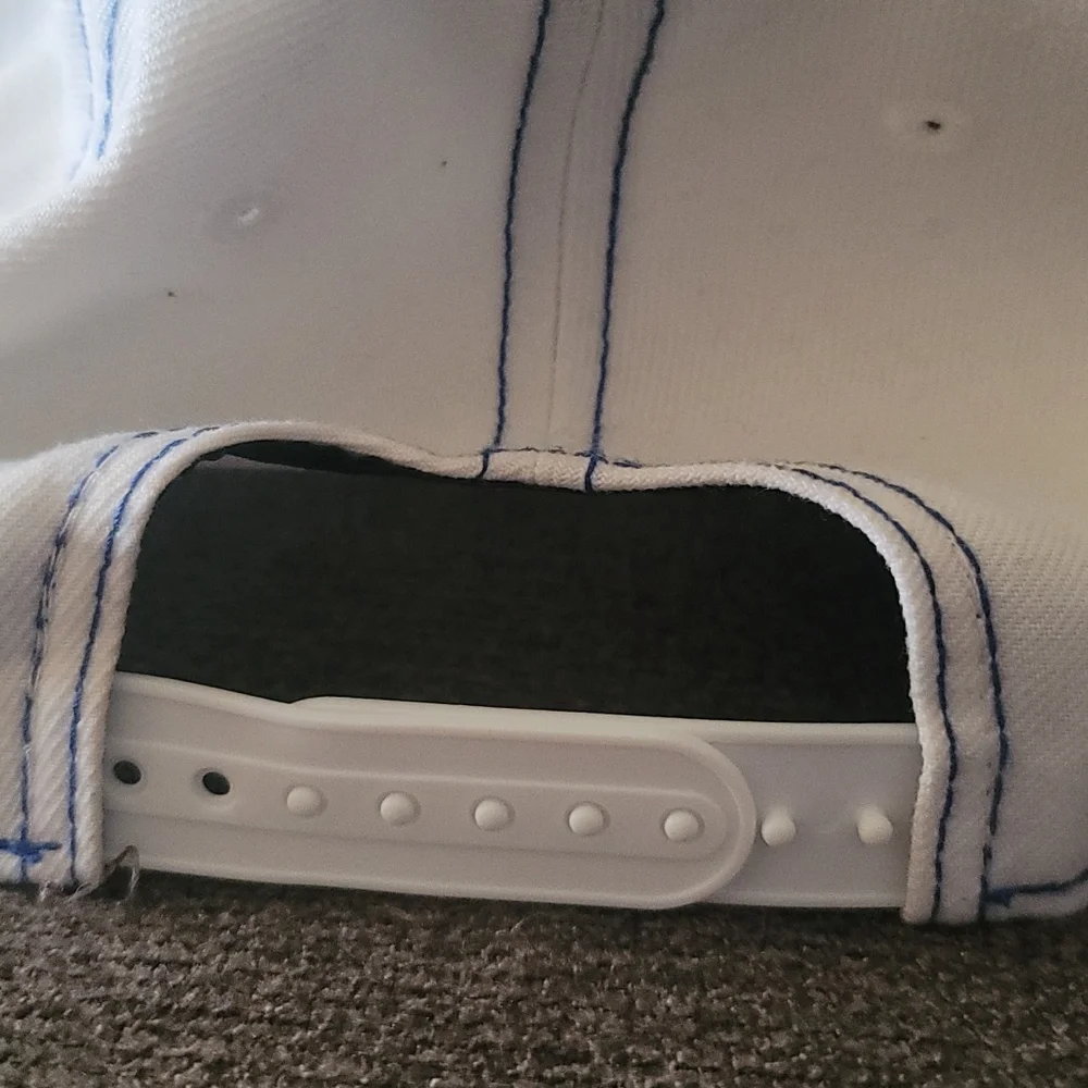 Women LA Rams hat - Picture 4 of 4